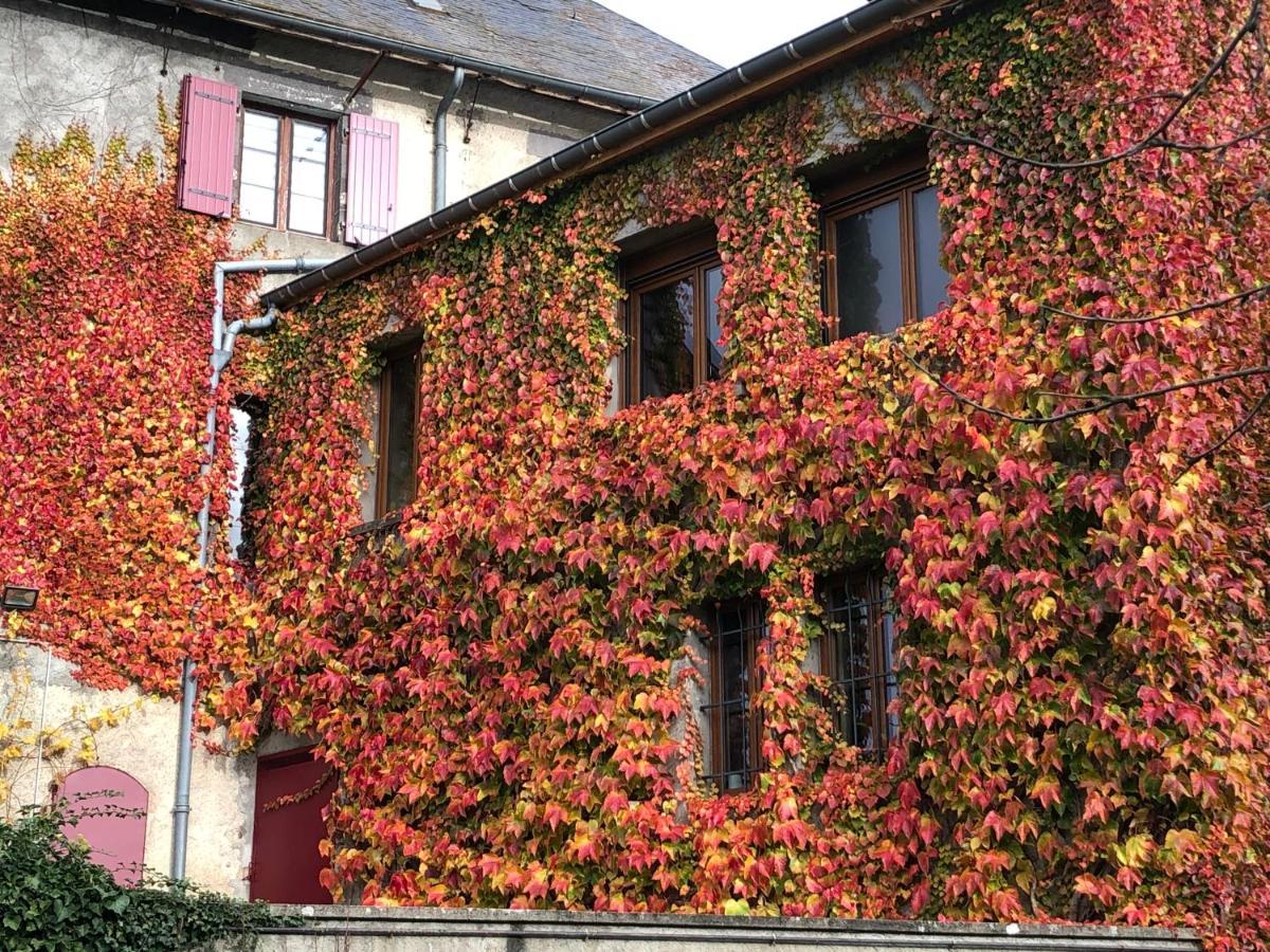 A L'Aube Des Volcans Hotell Charbonnières-les-Vieilles Exteriör bild