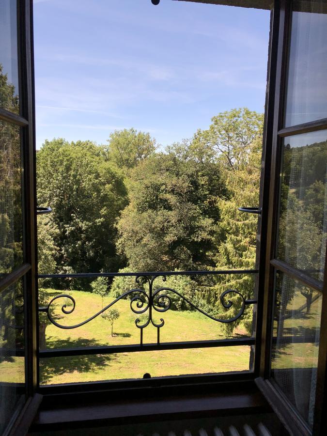 A L'Aube Des Volcans Hotell Charbonnières-les-Vieilles Exteriör bild